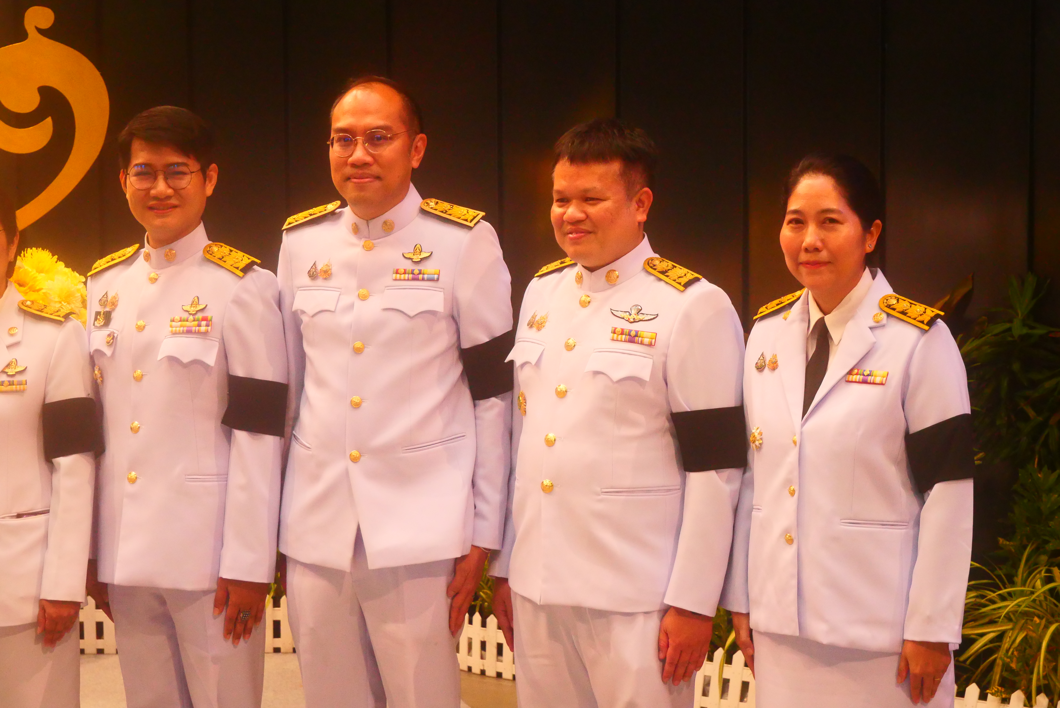 title - คณะผู้บริหาร ส.ป.ก. บันทึกเทปถวายพระพรชัยมงคล เนื่องในโอกาสมหามงคลเฉลิมพระชนมพรรษา 74 พรรษา พระบาทสมเด็จพระปรเมนทรรามาธิบดีศรีสินทร มหาวชิราลงกรณ พระวชิรเกล้าเจ้าอยู่หัว